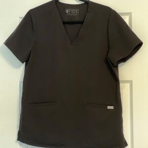 FIGS Women's Casma Three-Pocket Scrub Top